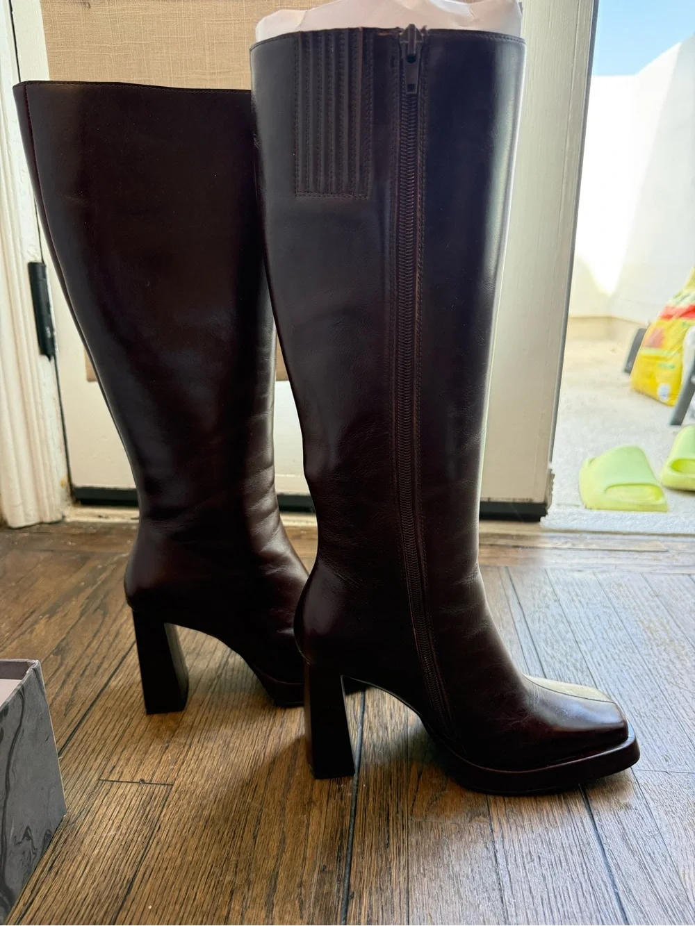 Jeffrey Campbell sleek over